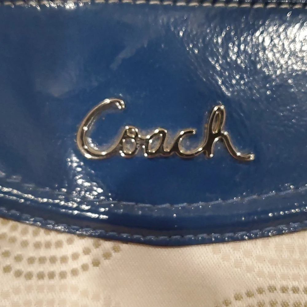 Coach 👜 - Picture 2 of 9